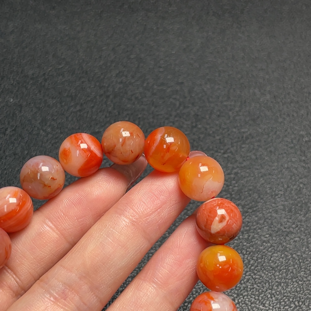 C29370496 Red Agate Bracelet with Visible Organic Matter, Total Weight Approximately 43.41g, Bead Size About 11.7mm