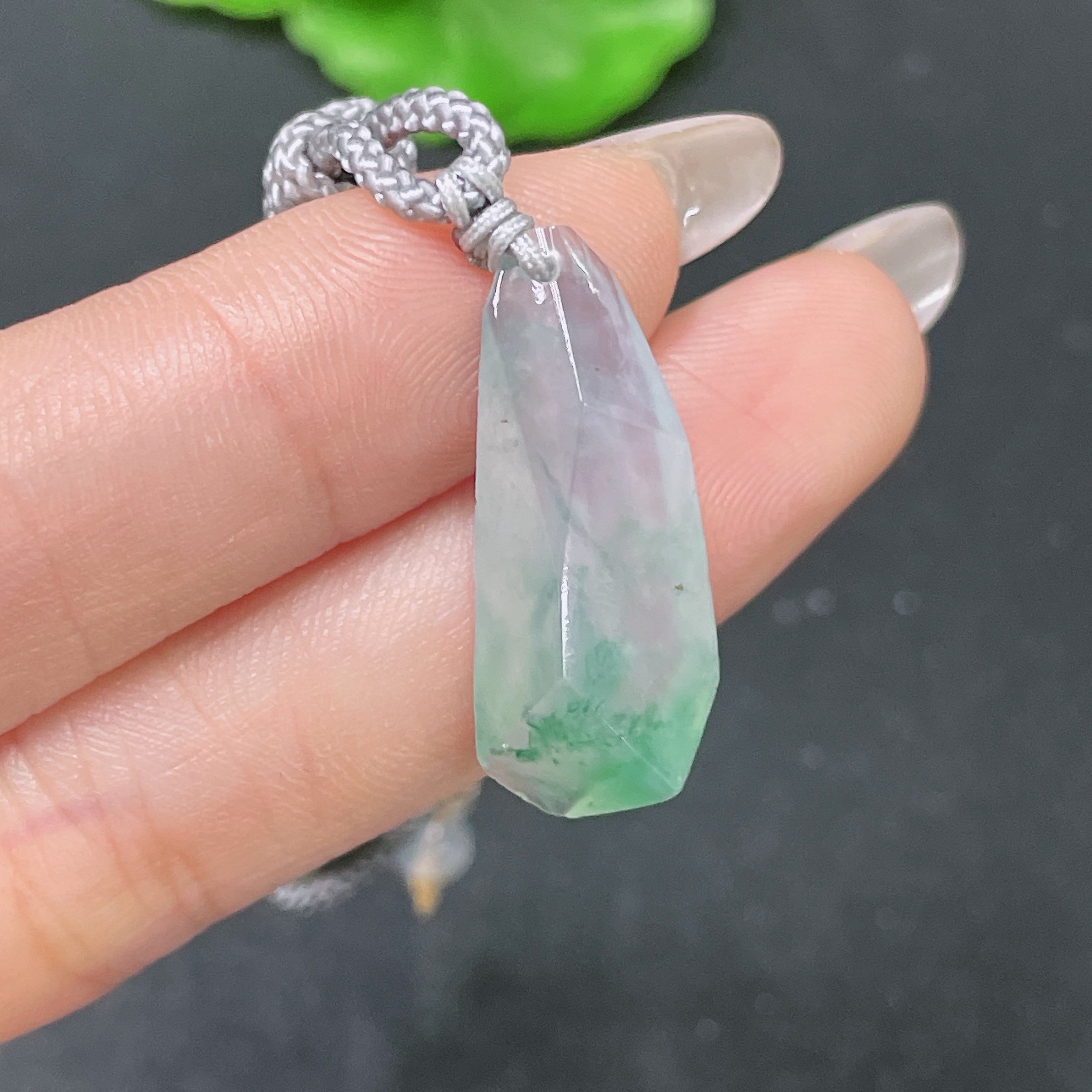 F35105328 Jadeite pendant with rope, total weight approx. 5g
