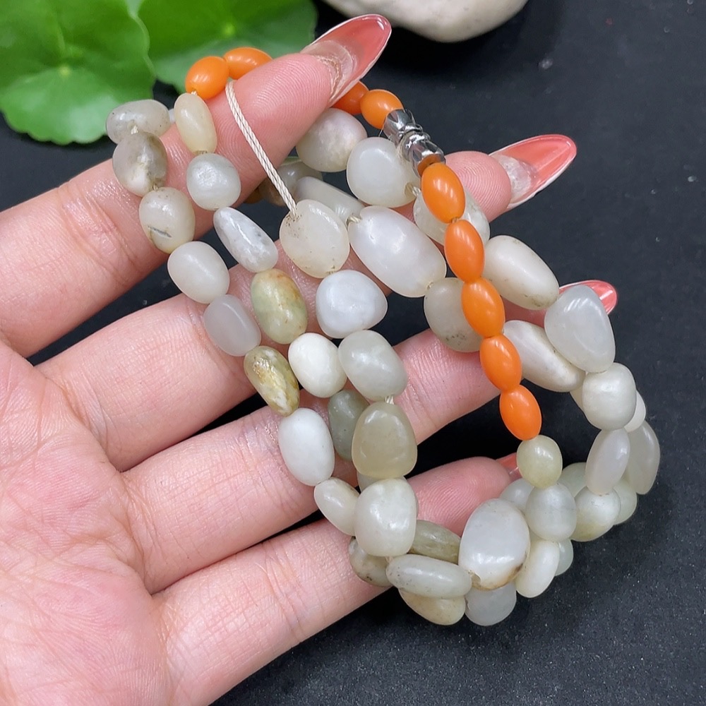 H34063490 Hetian Jade Bead Necklace, Undetermined Skin Color Origin, Containing Other Mineral Components, Accompanying Beads Not Hetian Jade, Total Weight Approximately 48.5g, Non-Gold
