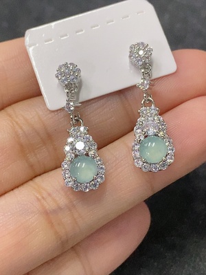 F34030409 Jadeite inlaid piece non-gold earrings