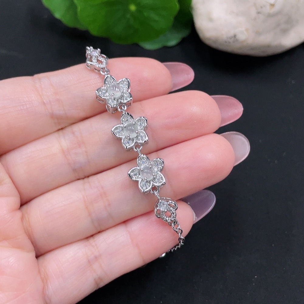 F34982045 Jadeite Bracelet + Necklace Sell as a Lot (Non-Gold Inlaid)