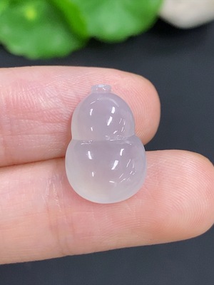 F46555208 翡翠葫芦挂件 货品总重量约2克
