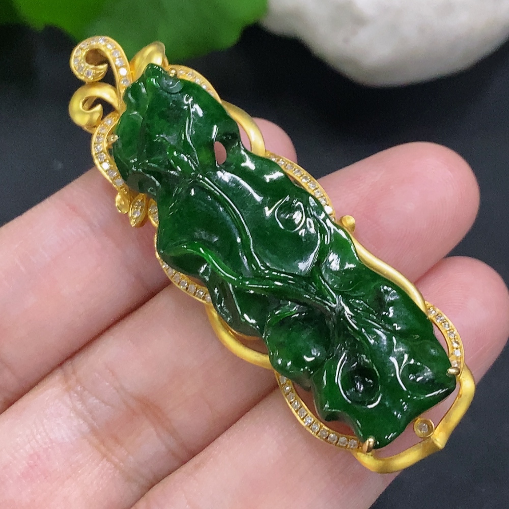 F34023331 Jadeite Inlaid Pendant 18K Gold Total Weight Approx.8.9g With Diamond Inlay Containing Other Mineral Components