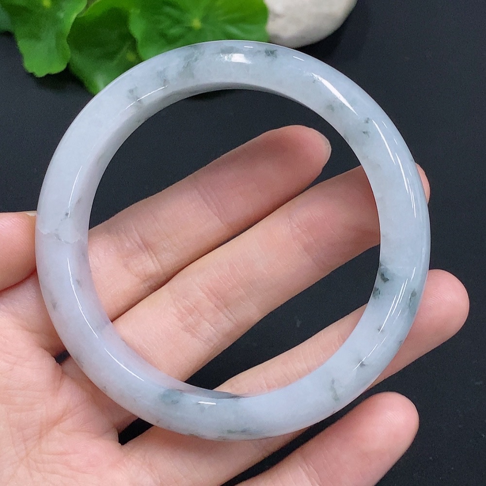 F30543391 Jadeite Regular Round Bangle