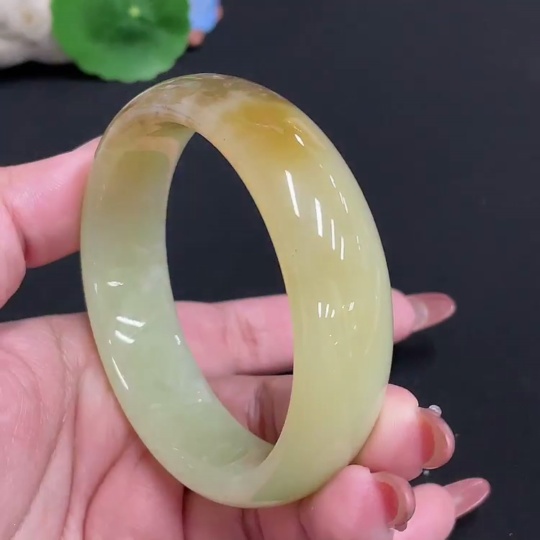 H35100455 Hetian Jade Round Bracelet Size 58.5 Total Weight Approx. 66.6g