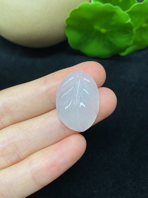 F45335959 翡翠叶子挂件 总重约3.15g