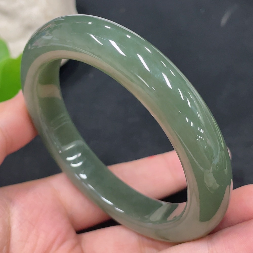 H30562063 Hetian Jade Round Bracelet Size 58 Total Weight Approx. 65.7g