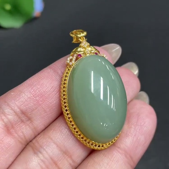 H29423240 Hetian Jade Inlaid Pendant, Cabochon, Total Weight Approx. 11.9g, 18k
