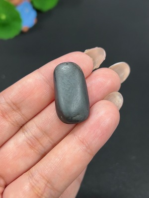 H40747837 和田玉 皮色成因未定 货品总重约6.1g