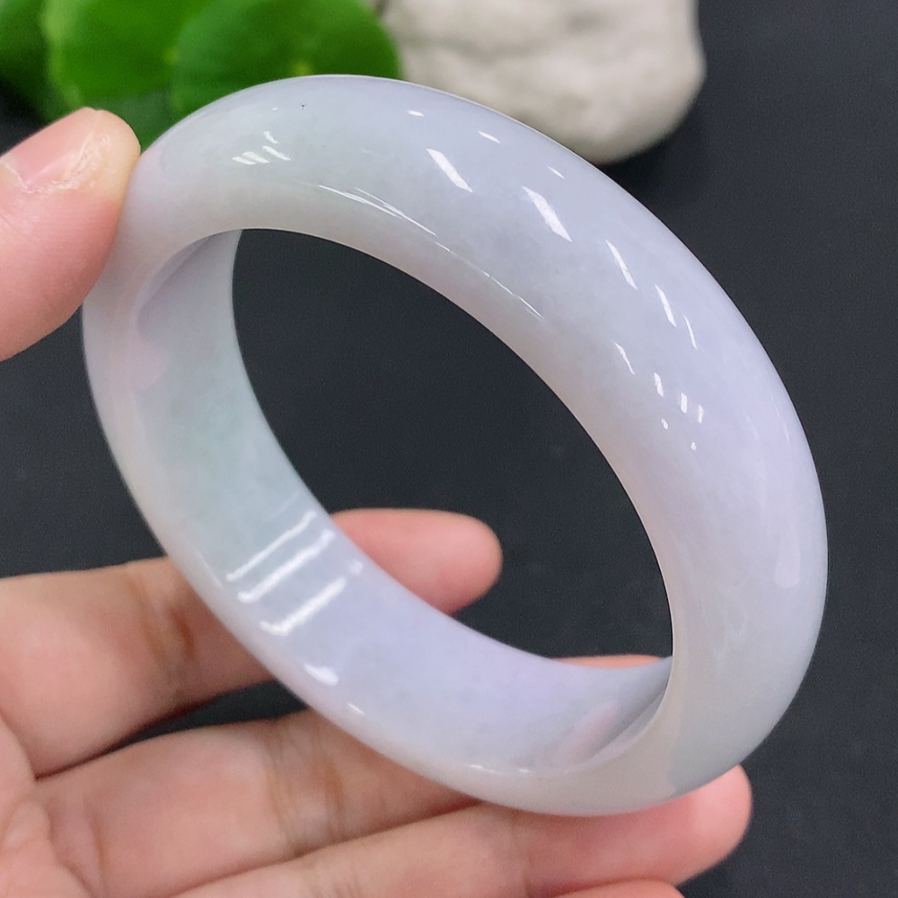 F33884093 Jadeite regular bangle size 58.5 total weight about 87.7g