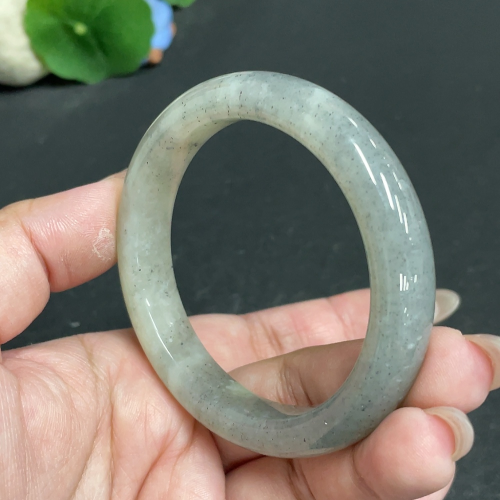 H30487182 Hetian Jade Round Bracelet Size 54.1 Total Weight Approx. 47.6g
