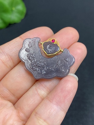 H31585253 Hetian Jade Pendant, Antique-style Plaque, 73% Gold Content, Total Weight Approx. 5.3g