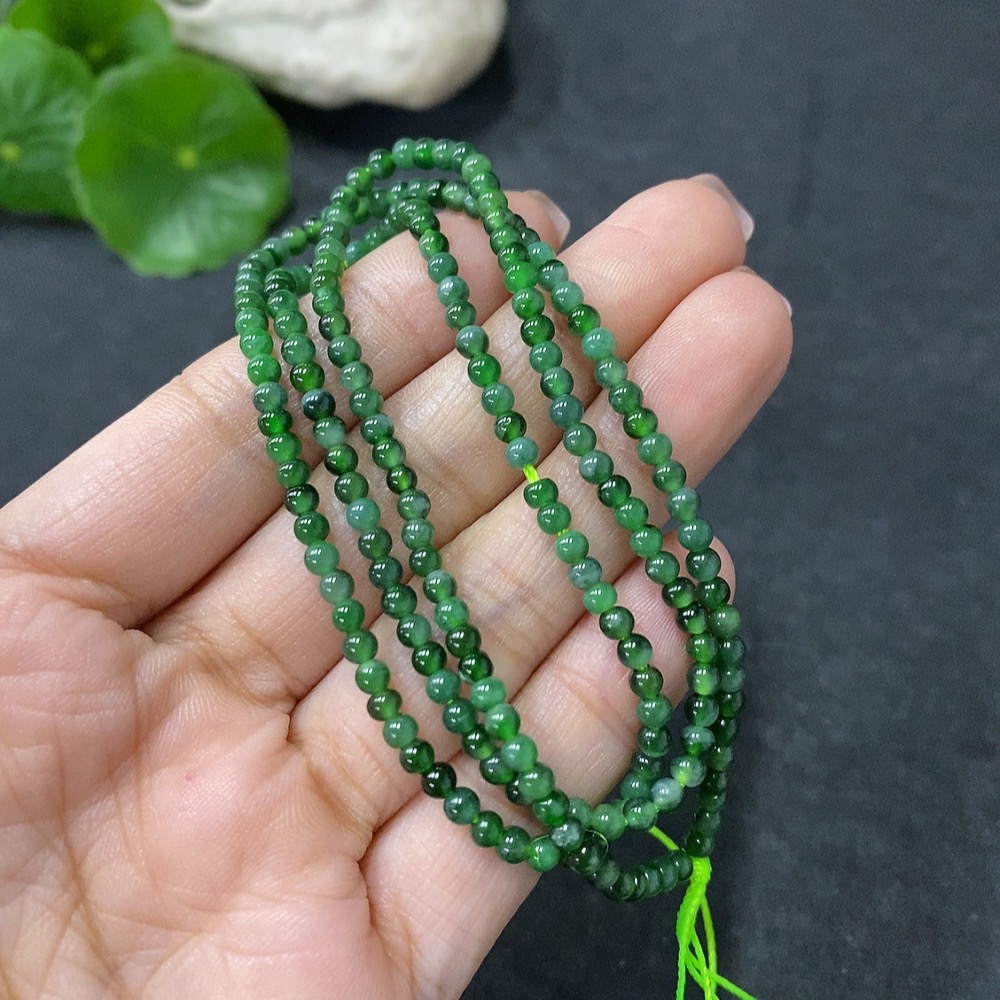 F34031770 Jadeite bead necklace, approx. 2.8mm, total weight approx. 8.2g