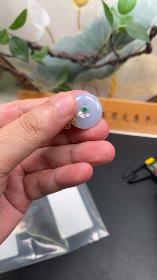 F34947612 Jadeite Peace Knot Pendant 18k Total Weight Approx. 5.49g With Non-Grade A Beads