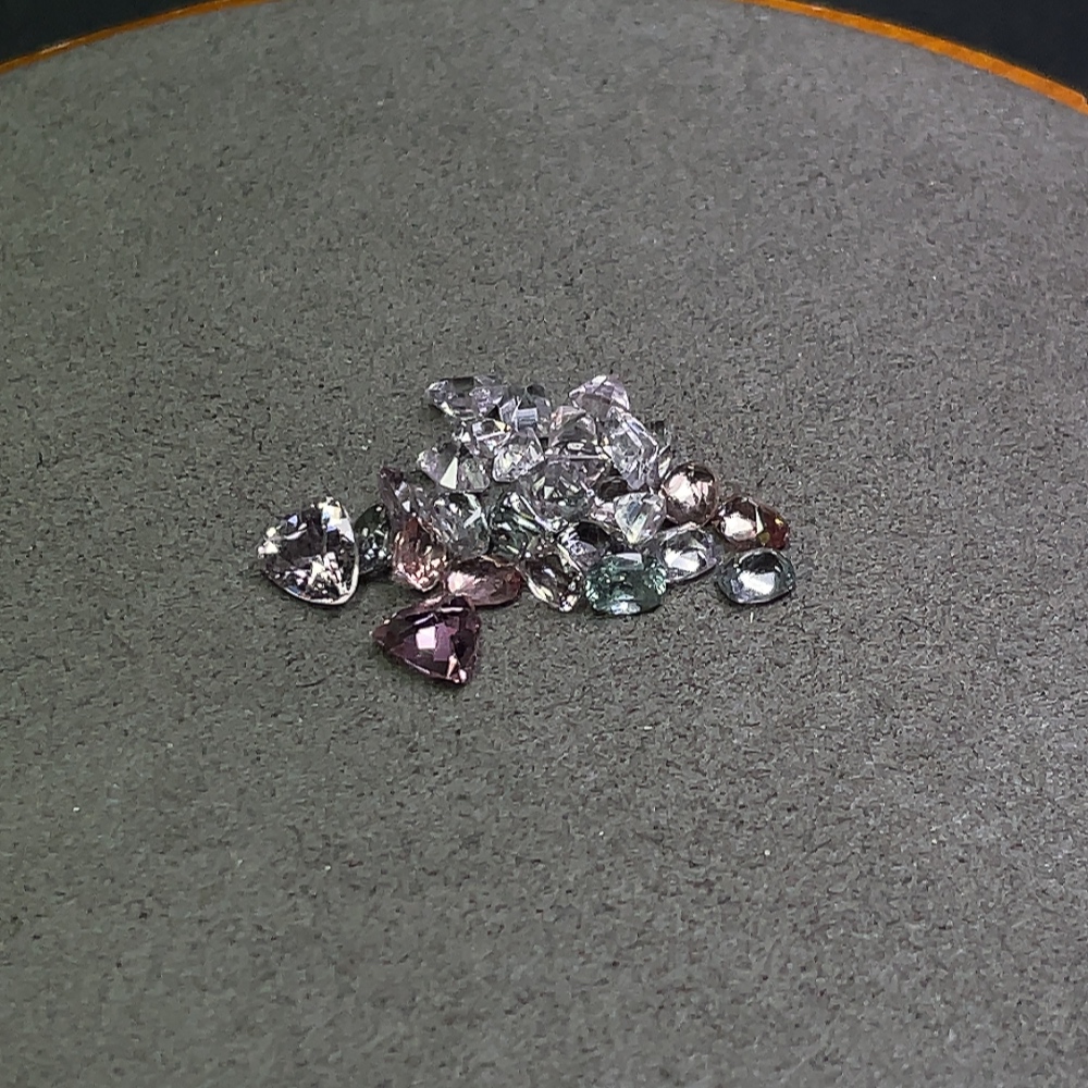 C31617860 Spinel Loose Stones Total Weight Approx. 9.78ct Sell as a Lot 20+