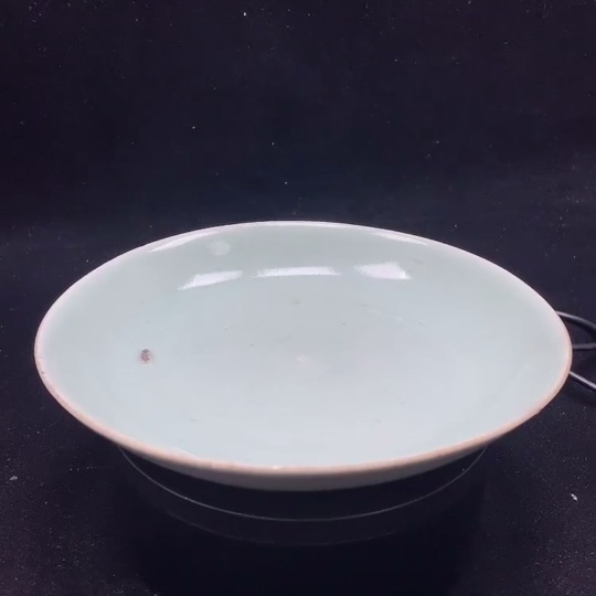 W32766442 Ceramic, Perfect Condition, Mid-Qing Dynasty Pea-Green Glazed Plate (Subject to Actual Item)