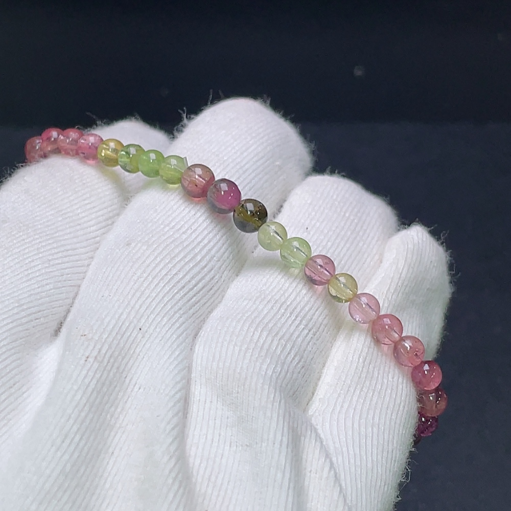 C29401471 Tourmaline Bracelet with Visible Organic Matter, Total Weight Approx. 5.26g, Size ~4.1mm
