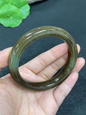 H46558942 和田玉正圈手镯 圈口58.5    货品总重约55.9g