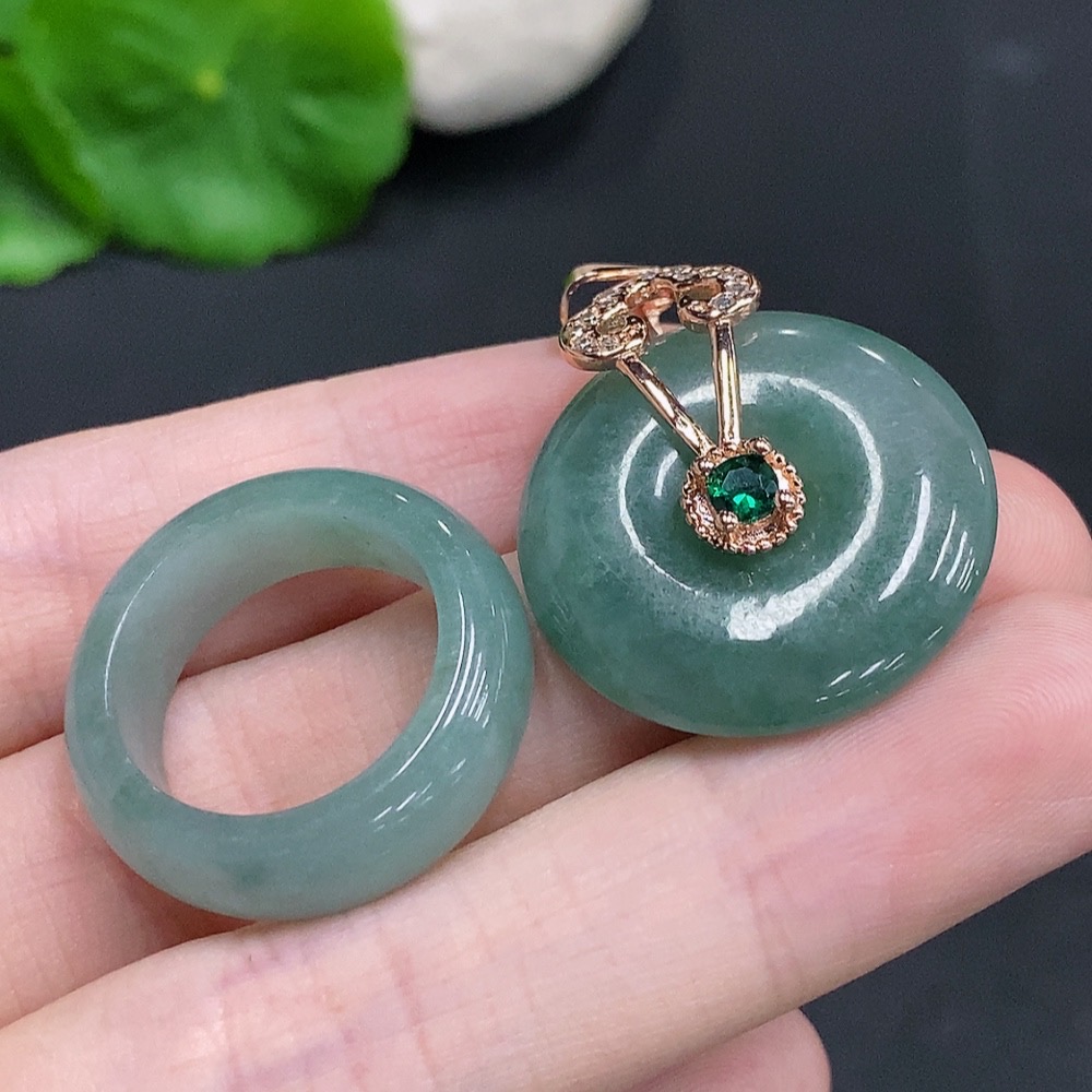 F30457151 JadeitePendant + Ring Size 14 Non-Gold Inlaid