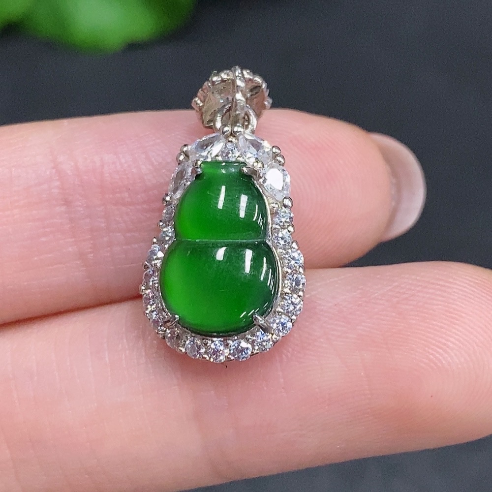 F34022452 Jadeite Gourd Inlaid Pendant Non-Gold Inlaid Total Weight Approx. 2.4g