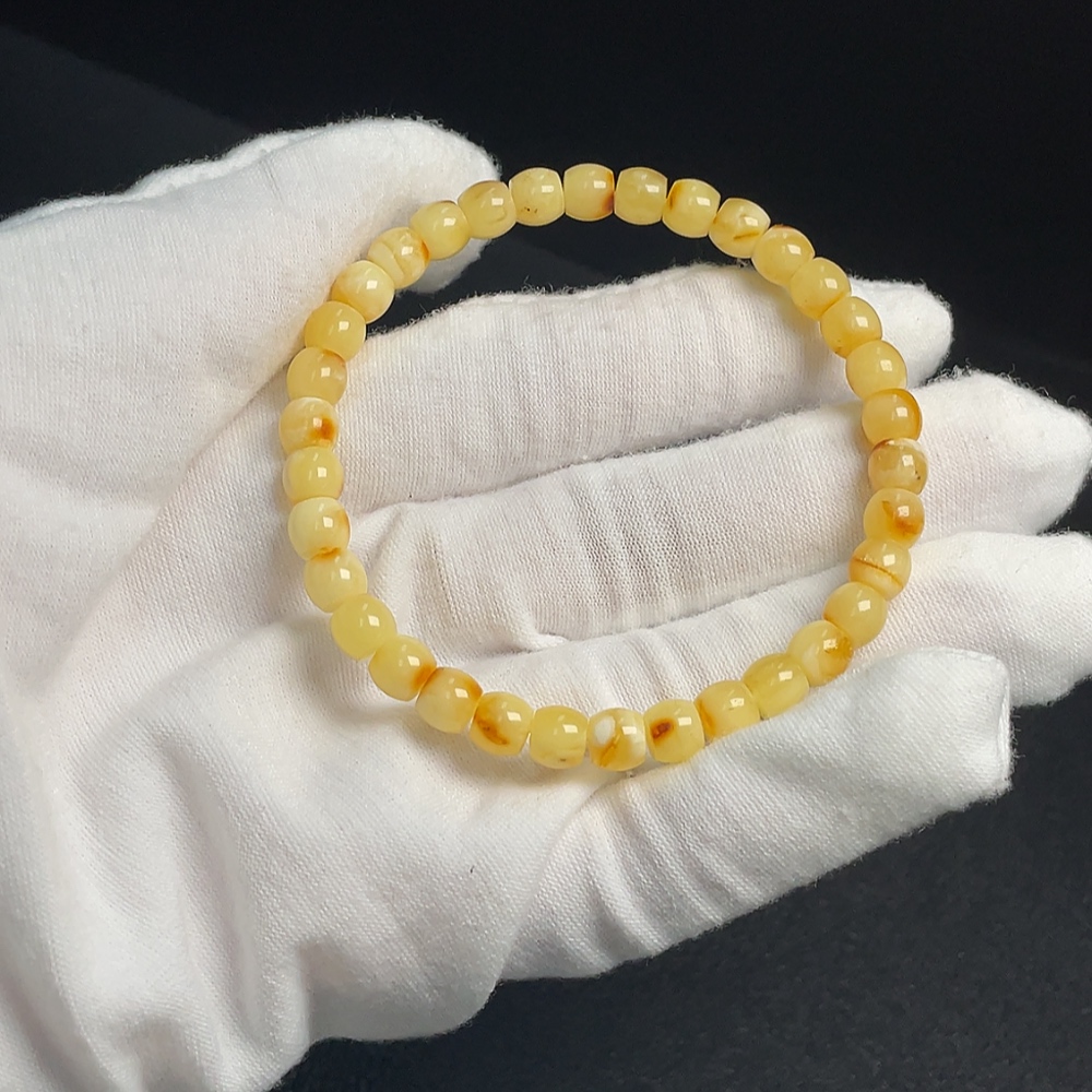 C34995231 Amber Beeswax Bracelet, Total Weight Approx. 4.55g, Size About 6.1mm