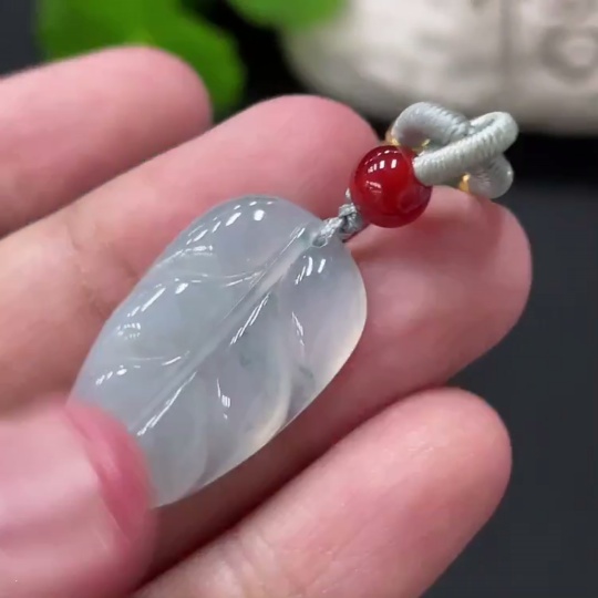 F34977298 Jadeite Pendant Leaf Total Weight Approx. 7g with Rope