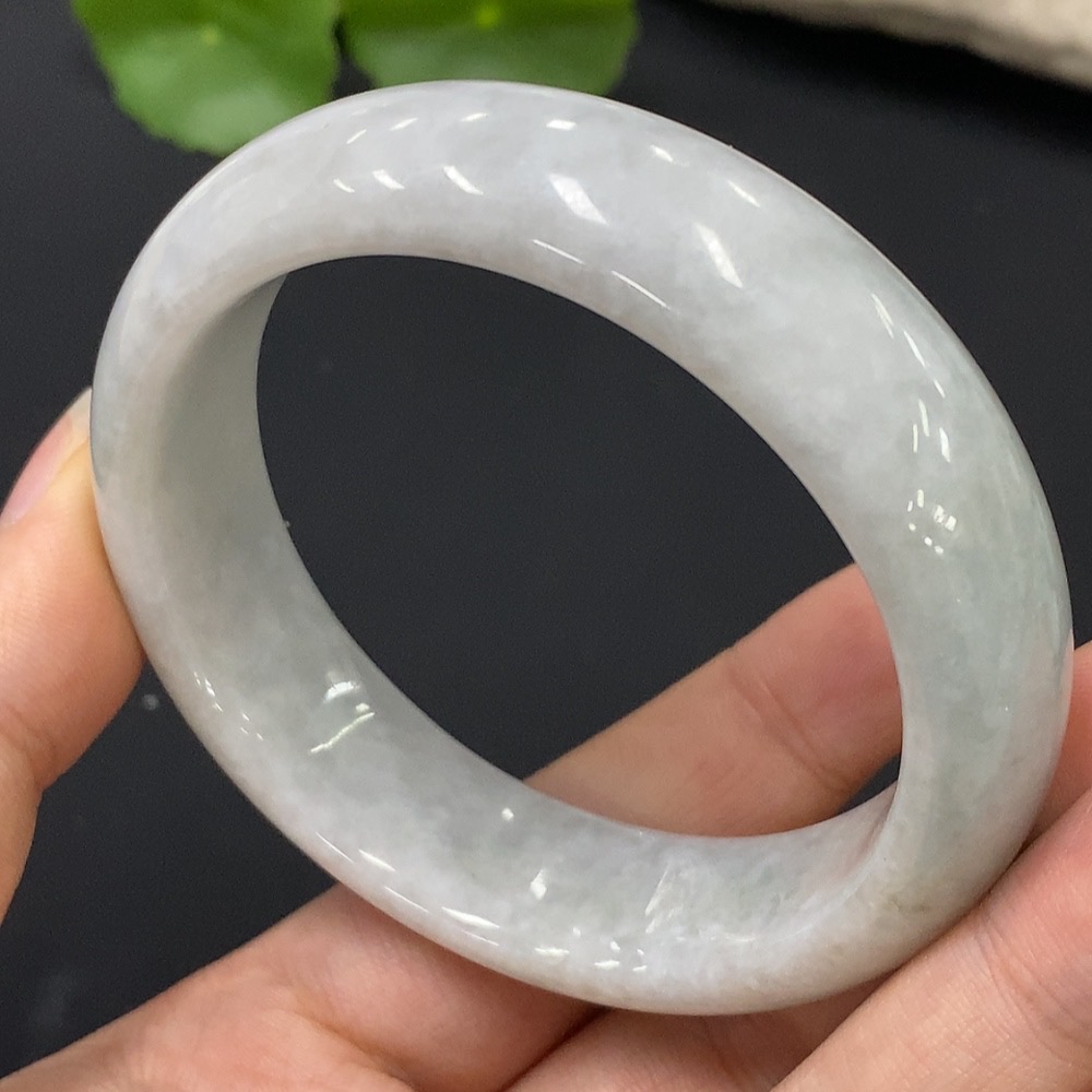 F24811553 Jadeite Round Bangle, Total Weight Approx. 72.15g, Inner Diameter 55.8