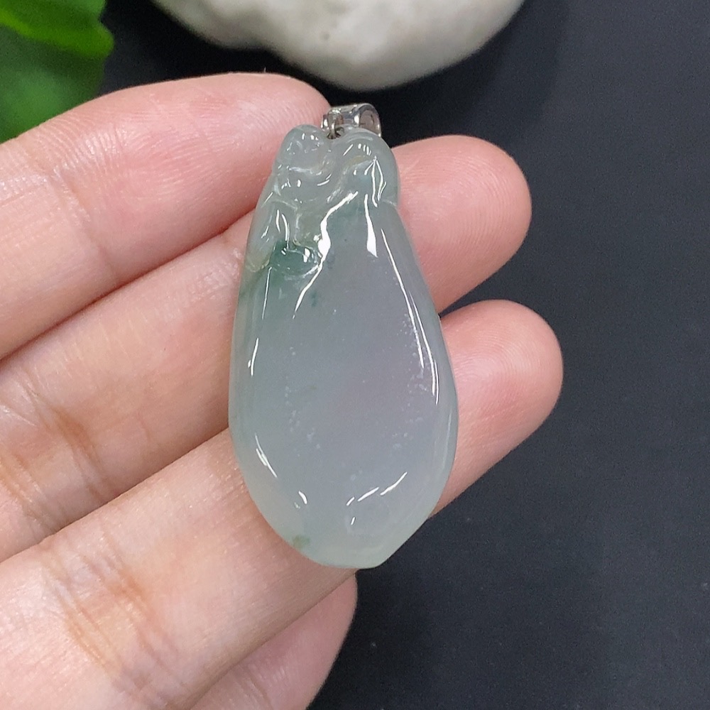 F34051707 Jadeite Longevity Monkey Pendant with 18K Gold Clasp, Total Weight Approximately 9.3 Grams