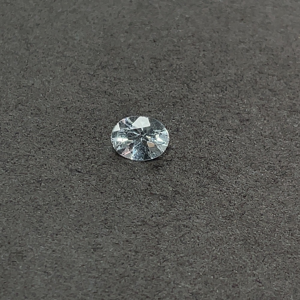 C32719898 Aquamarine loose stone, total weight approx. 1.65 carats