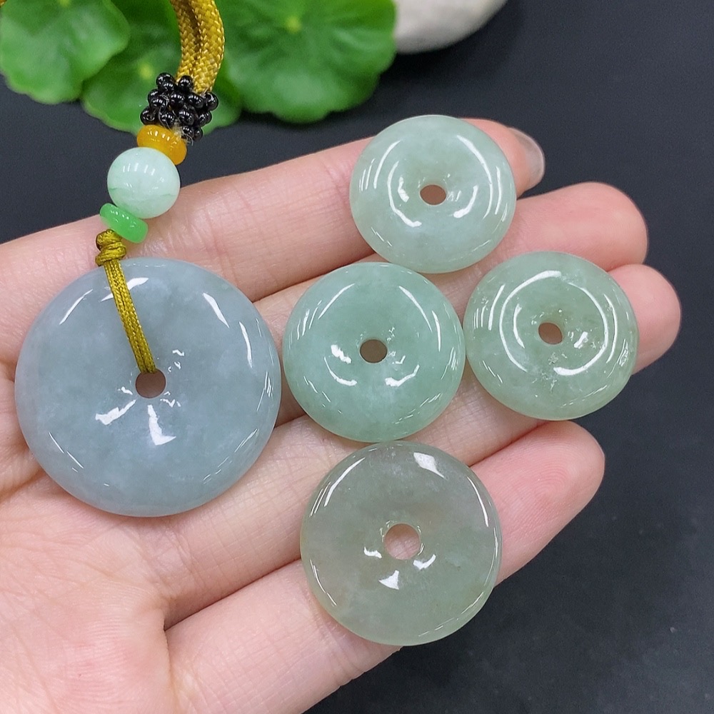 F28190712 JadeitePendant