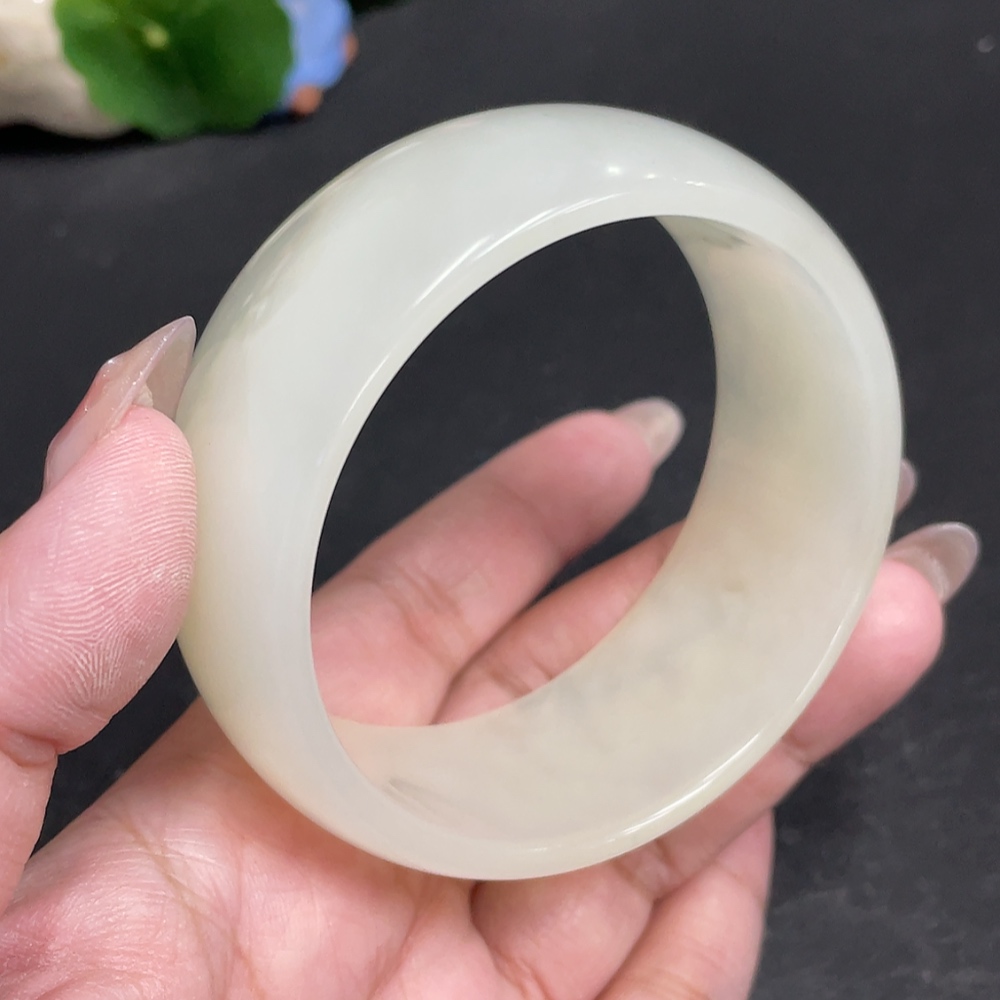 H30502600 Xiuyu (Serpentine Jade) Round Bracelet Size 60.8 Total Weight Approx. 81.6g