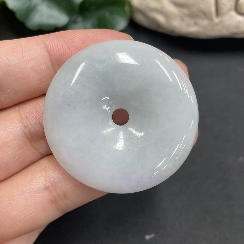 F13480655 Jadeite Pendant Peace Knot