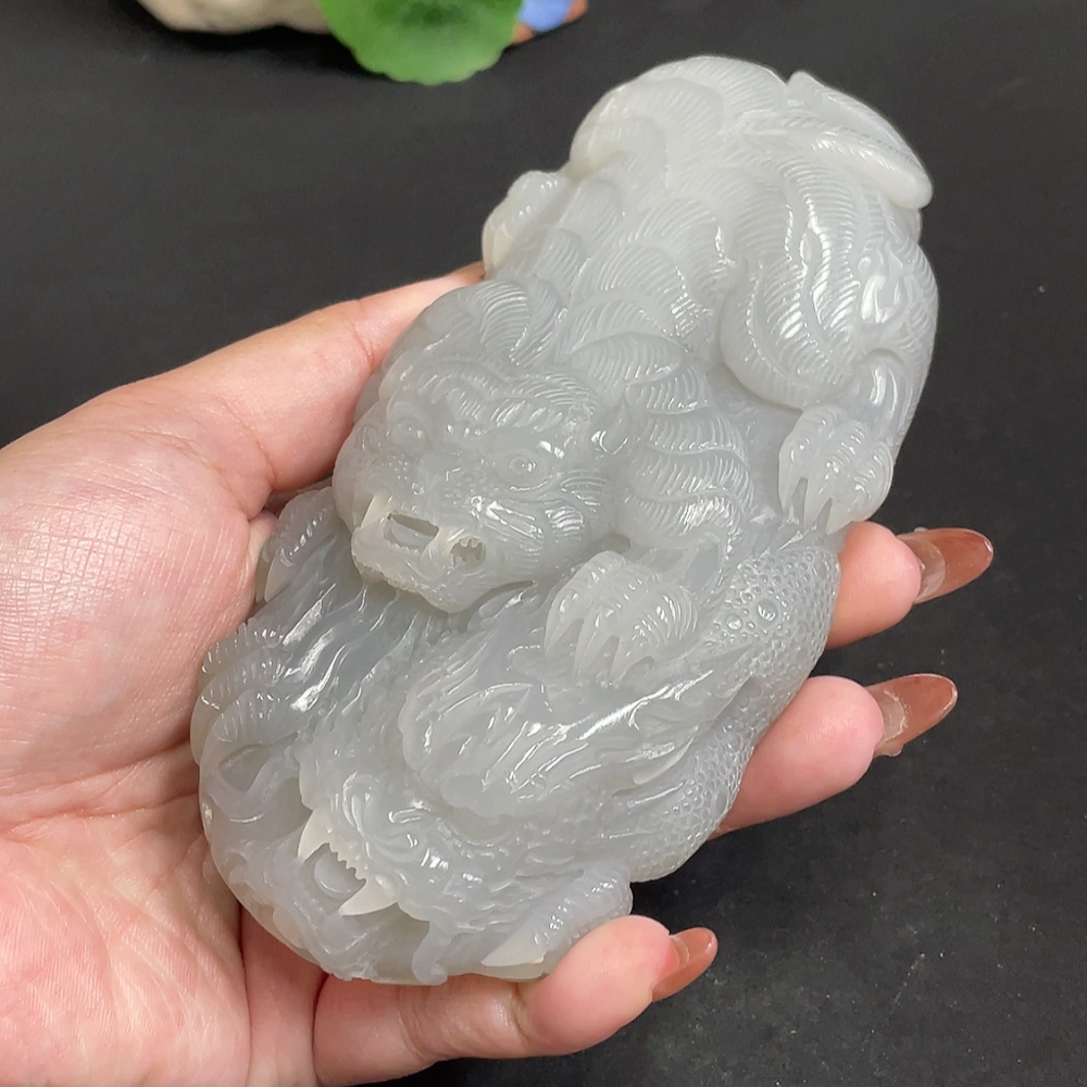 H35118366 Hetian Jade Handheld Carving 'Soaring Dragon and Leaping Tiger' Total Weight Approx. 441.1g