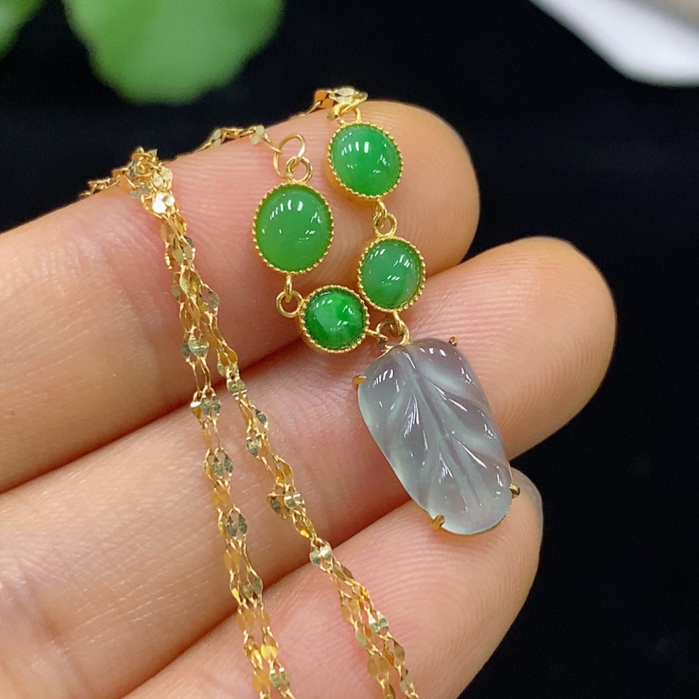 F34024123 Jadeite Leaf Inlay Pendant 18K Gold Total Weight Including Chain Approx. 1.4g
