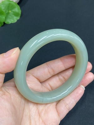 H34986975 Hetian Jade Round Bracelet Size 60.9 Total Weight Approx. 71.9g
