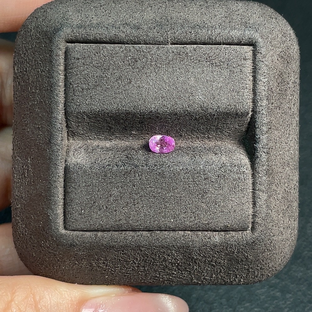 C34067068 Sapphire loose stone, total weight approx. 0.48 carats