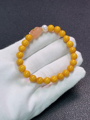 C33869647 Amber and Beeswax Bracelet Non-Gold Partial Repair Visible With Pearls Stones Possibly Non-Natural Total Weight Approx. 7.62g Size About 7.4mm