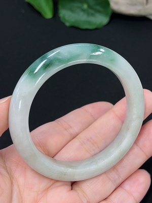F46545751 翡翠正圈手镯 货品总重约40g 51.2圈口