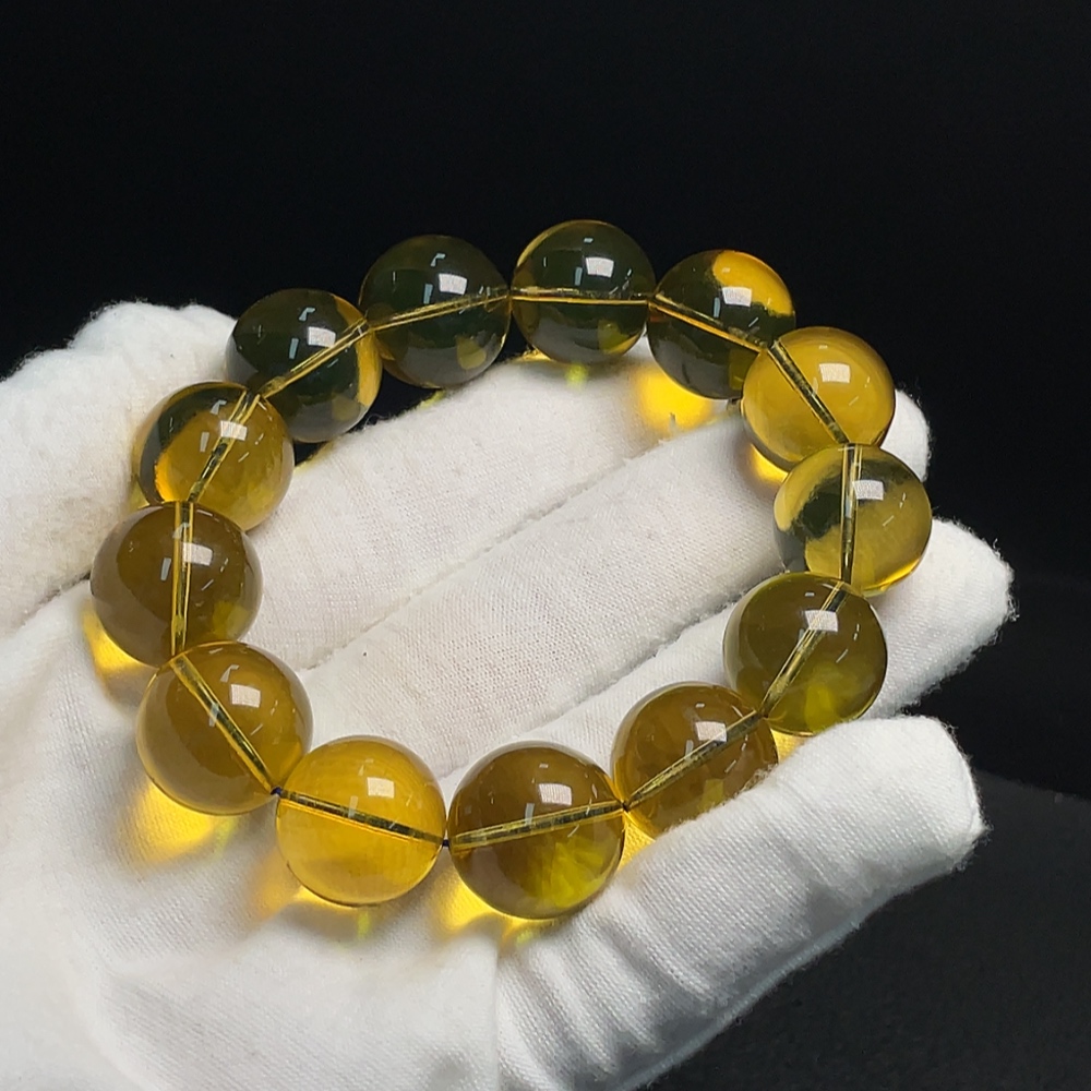 C34009605 Amber Beeswax Bracelet, Total Weight Approx. 30.73g, Size Approx. 15.8mm