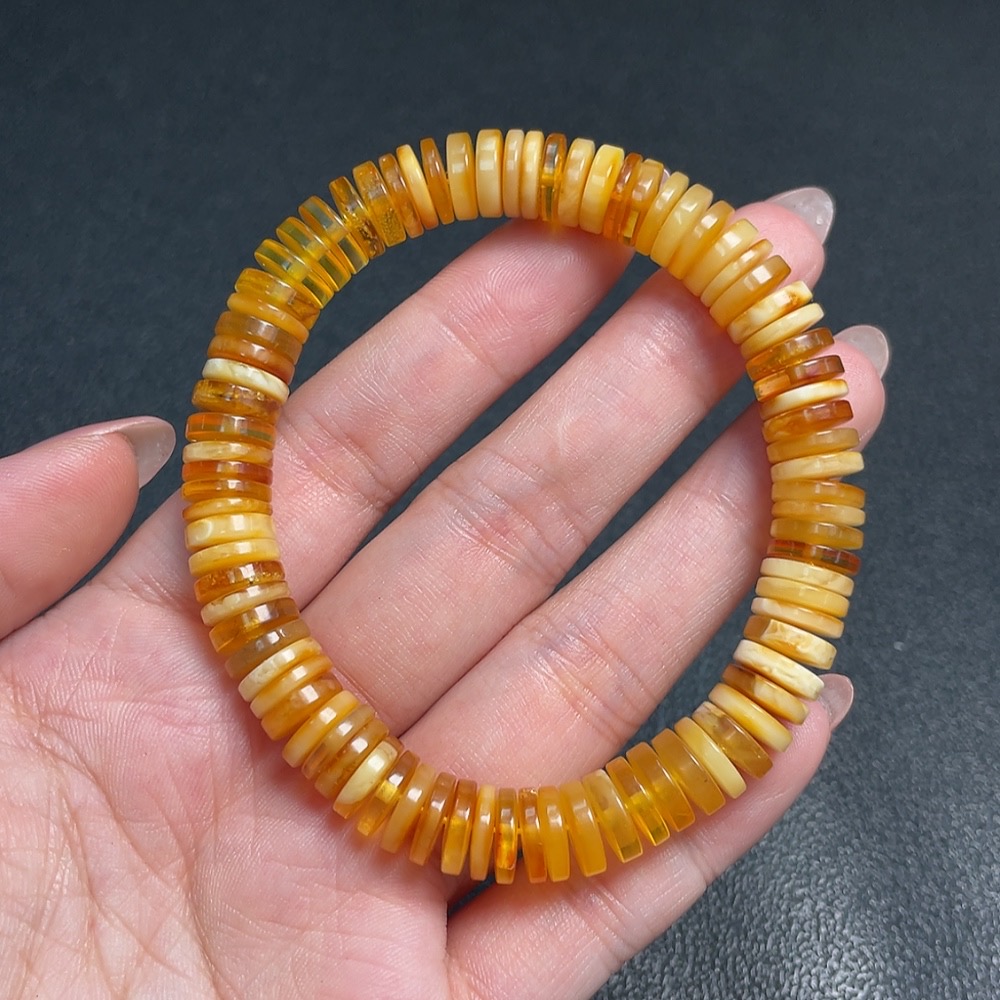 C33872021 Amber Beeswax Bracelet, Total Weight Approx. 11.94g, Size About 8.9mm