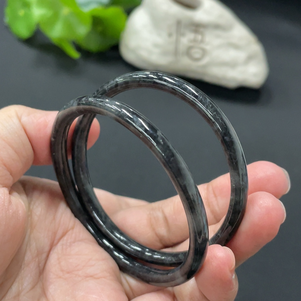 F32769969 Jadeite Round Bangle Size 50.8