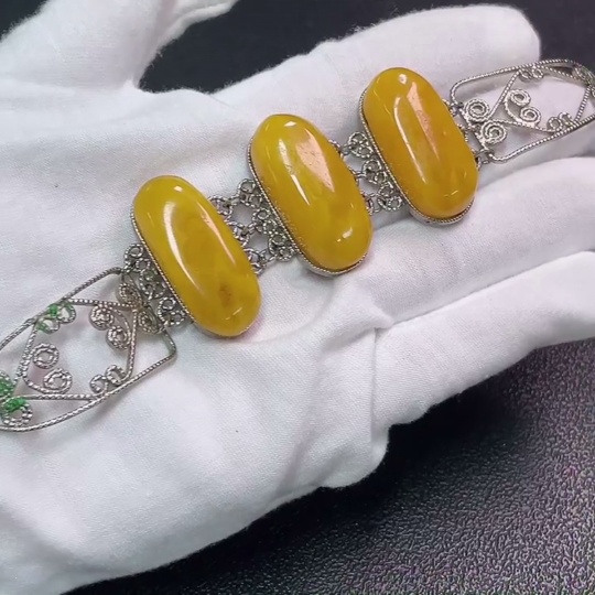 C33851149 Amber Honey Wax Bracelet Non-Gold Total Weight Approx. 28.86g