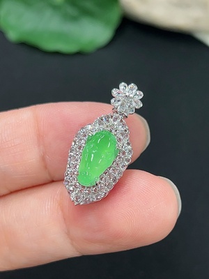 F46545848 翡翠三足金蟾镶嵌吊坠 18k金镶 配镶钻石 货品总重约2.85g