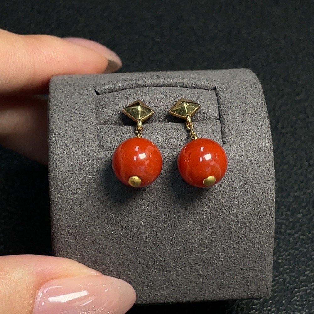 C31656553 Red Agate Earrings 18k Gold Approx. 2.85g 8.9mm