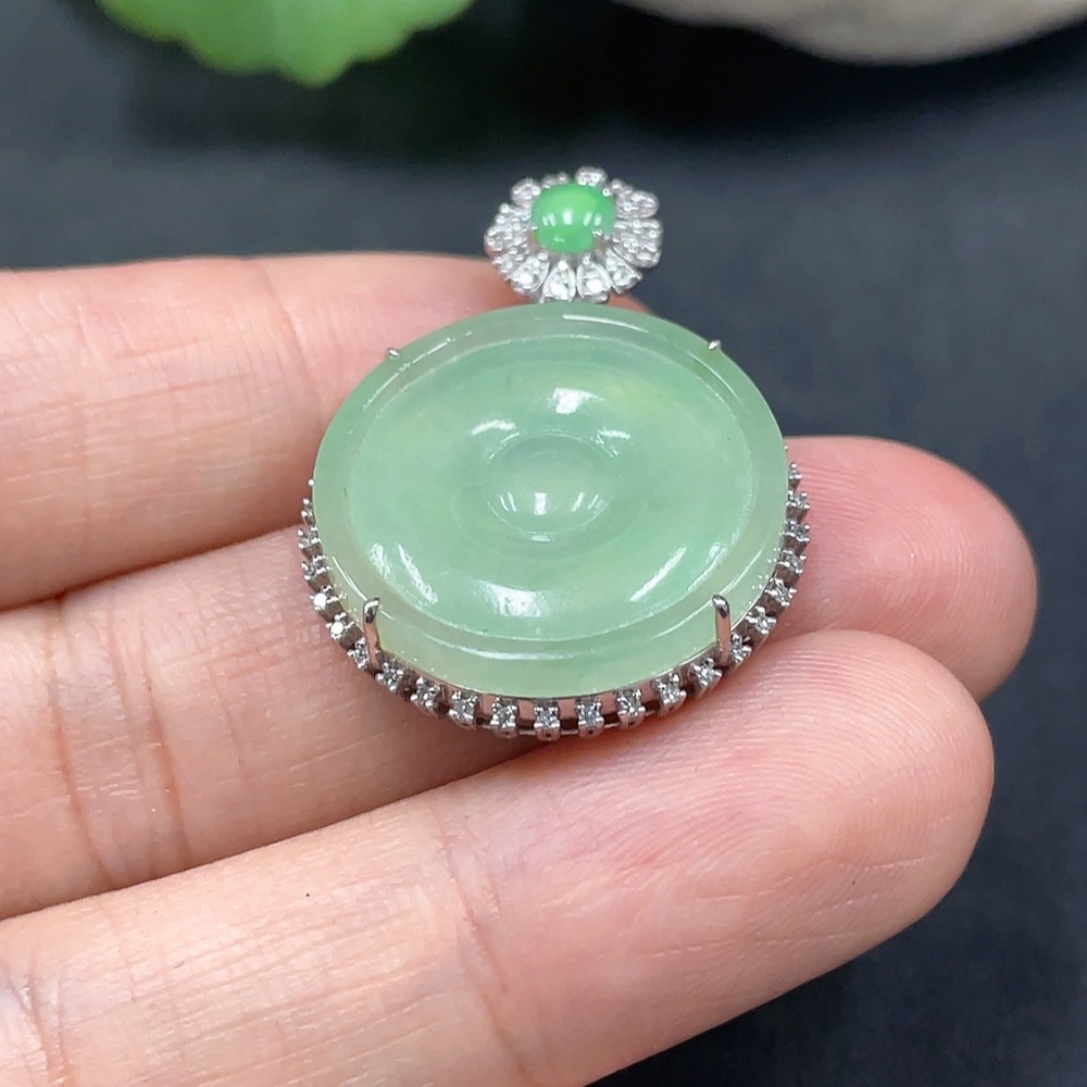 F16826320 Jadeite Blessing Shell Pendant 18K Gold Inlaid Total Weight Approx. 6.45g