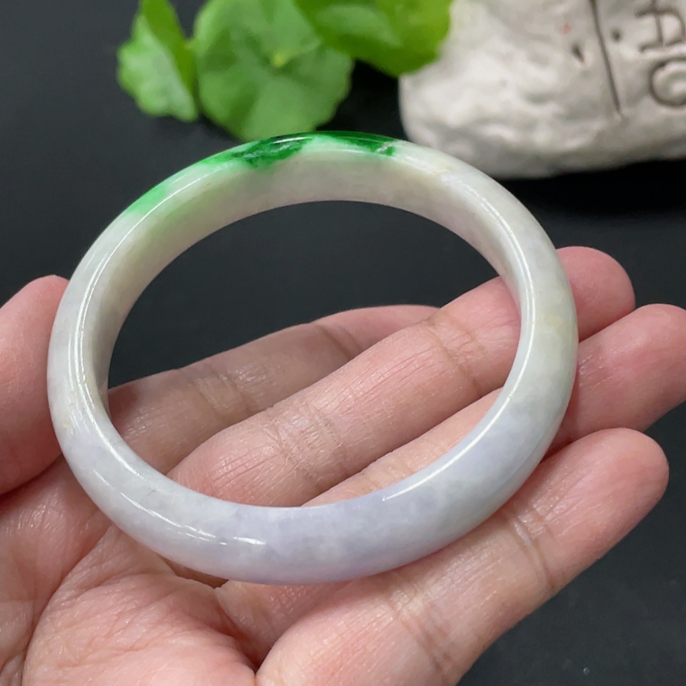 F35109683 Jadeite Round Bangle Total Weight about 32.7g Size 51