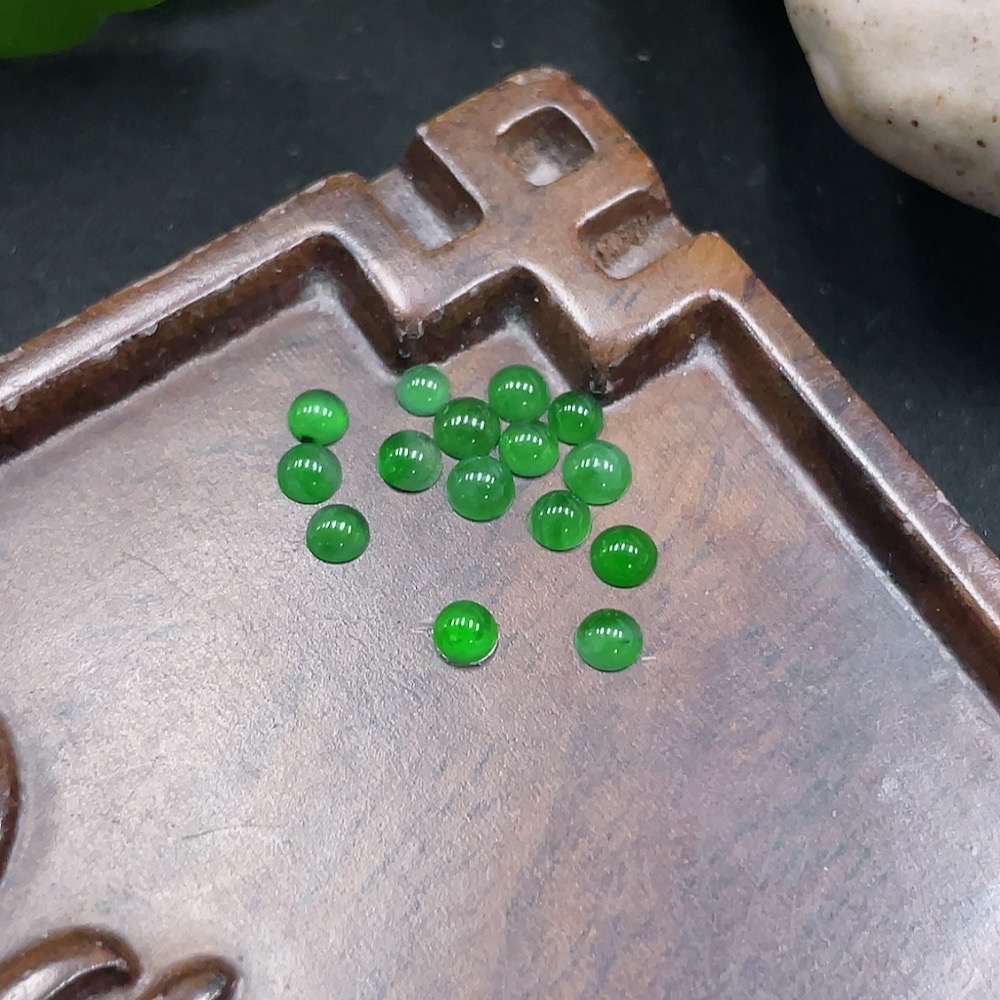F34069391 Jadeite Cabochons Sell as a Lot