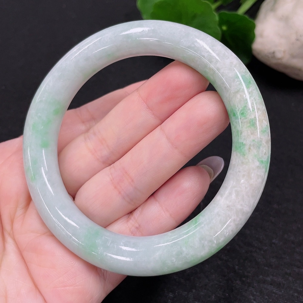 F32710262 Jadeite Round Bangle Size 57.2 Total Weight Approx. 66.4g (With Crack)