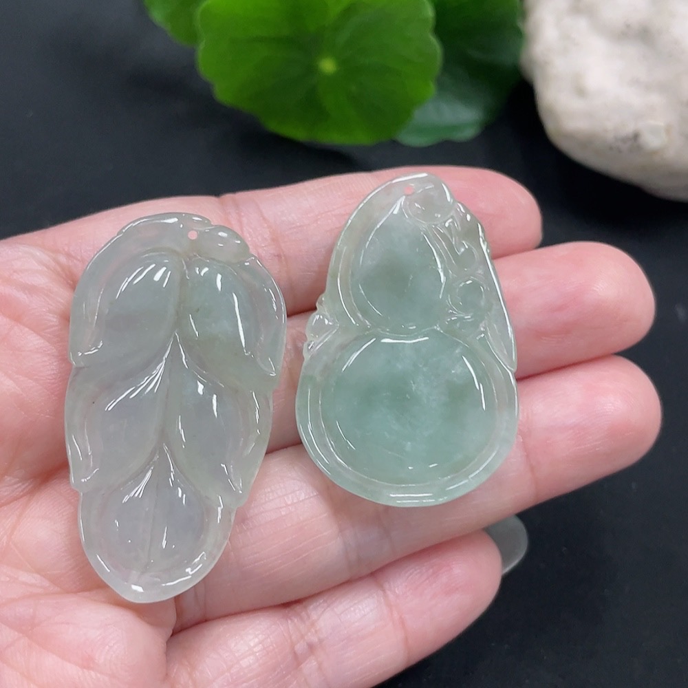 F29361858 Emerald Pendants Bulk Sale