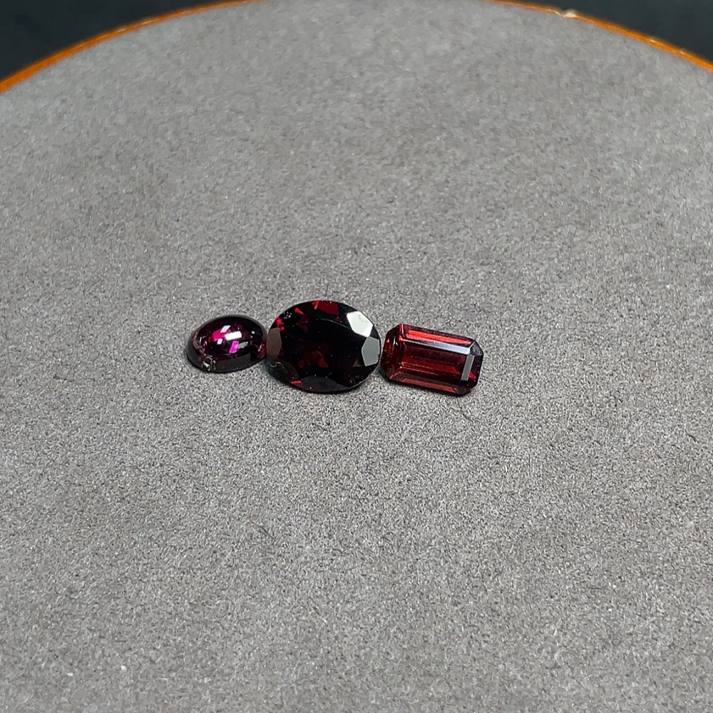 C32815384 Garnet loose stone Total weight approx. 7.52ct Sell as a Lot
